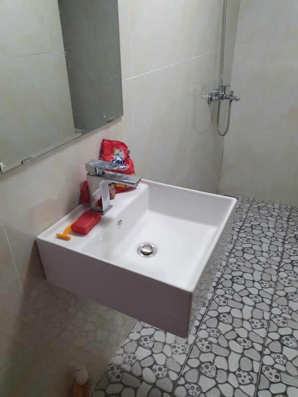 Chậu lavabo vuông treo tường VA-LB11